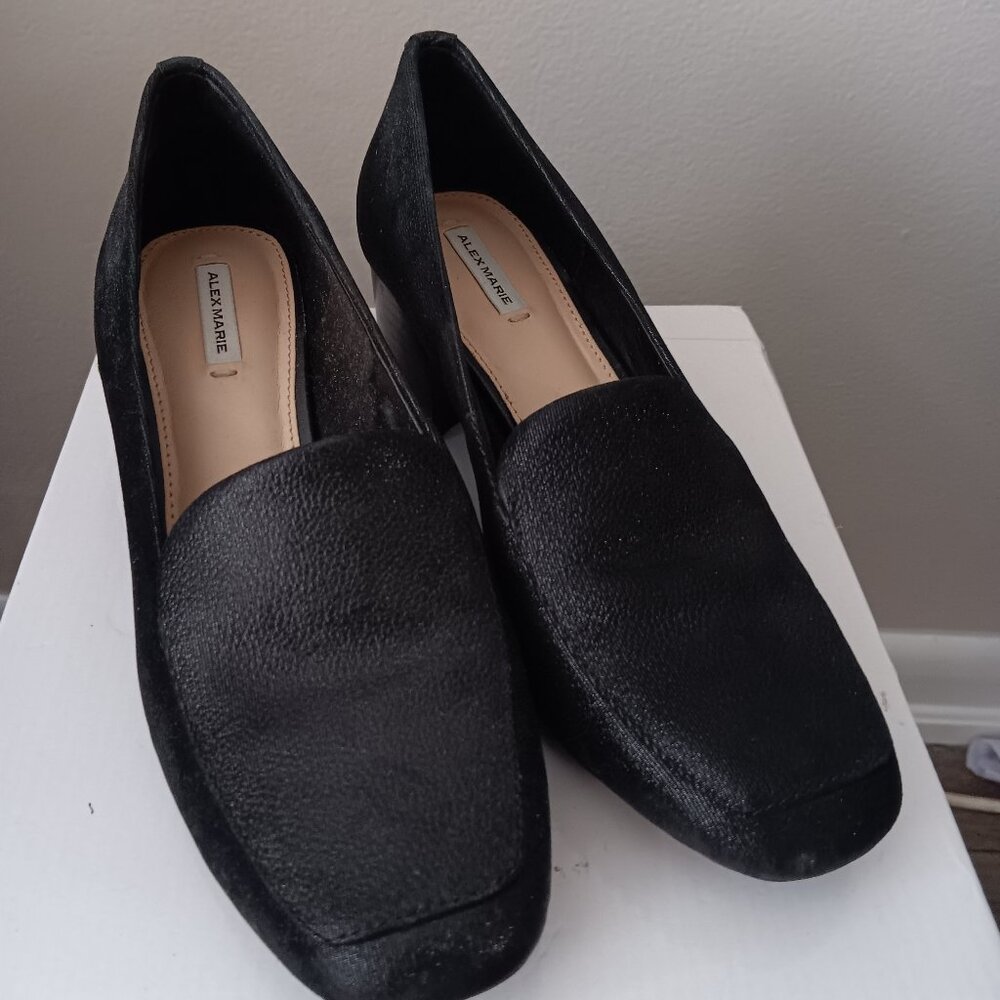 ALEX MARIE SHIMMERY SUEDE PUMPS WITH 2" HEEL SIZE 7M